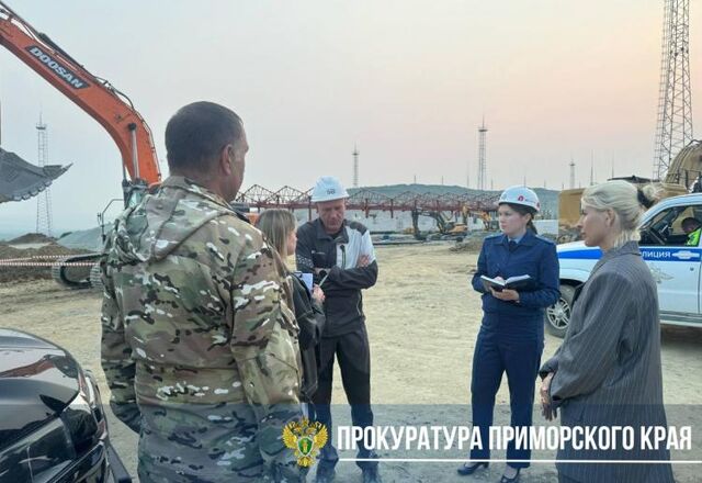 Экскаватор наехал на мужчину в Приморье - Vladnews.ru - Новости Владивосток и Дальнего Востока, 30.05.2025