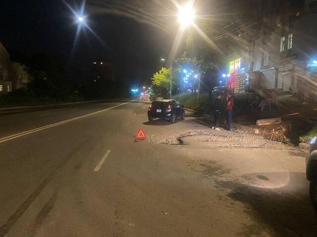 Подросток на мотоцикле врезался в автомобиль во Владивостоке - Vladnews.ru - Новости Владивосток и Дальнего Востока, 13.06.2025