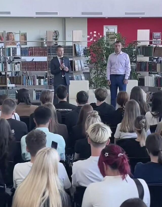 Ректор ДВФУ встретился со студентами из семей участников СВО - Vladnews.ru - Новости Владивосток и Дальнего Востока, 19.09.2025