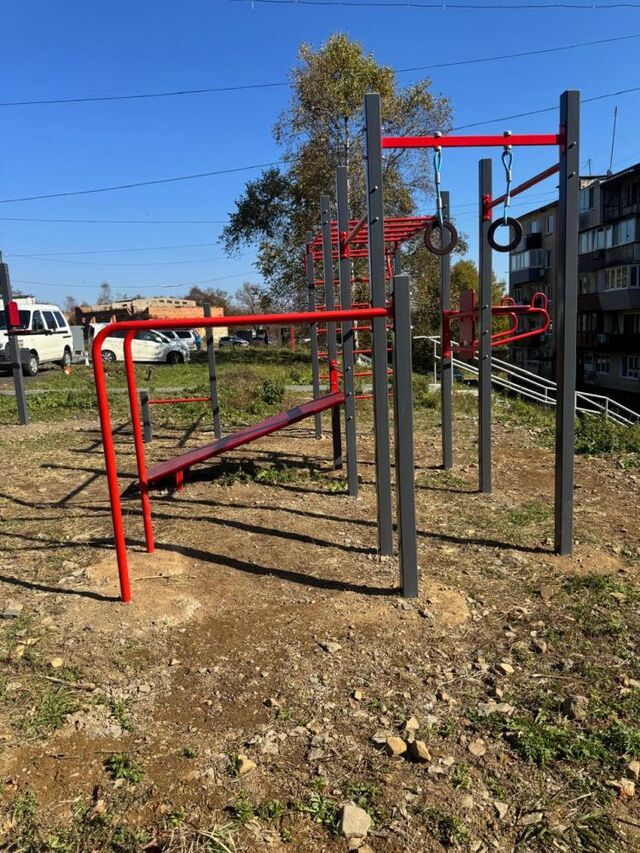 В поселке Парис установили новую спортивную площадку В поселке Парис установили новую спортивную площадку - Vladnews.ru - Новости Владивосток и Дальнего Востока, 27.10.2025