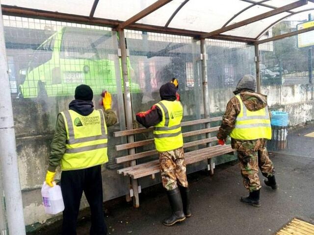 Владивостокские дорожники приводят в порядок улицы города - Vladnews.ru - Новости Владивосток и Дальнего Востока, 04.11.2025