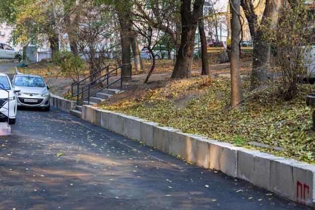 Асфальт уложили во дворе на улице Авраменко во Владивостоке - Vladnews.ru - Новости Владивосток и Дальнего Востока, 04.11.2025