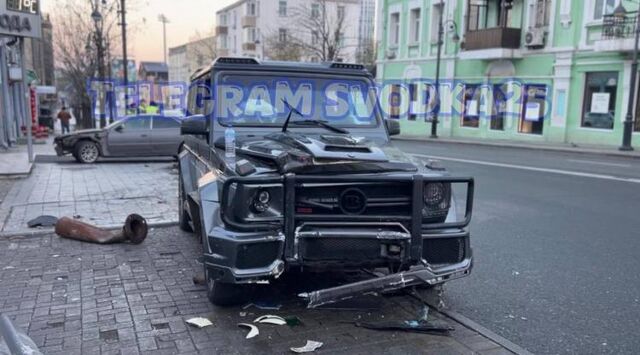 Дорогое ДТП случилось в центре Владивостока - Vladnews.ru - Новости Владивосток и Дальнего Востока, 04.11.2025