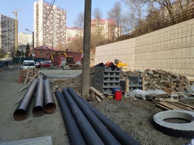 Подпорную стену отремонтировали на улице Черняховского во Владивостоке - Vladnews.ru - Новости Владивосток и Дальнего Востока, 06.11.2025