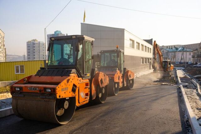 Во Владивостоке асфальтируют дорогу к керлинг-центру Во Владивостоке асфальтируют дорогу к керлинг-центру - Vladnews.ru - Новости Владивосток и Дальнего Востока, 07.11.2025