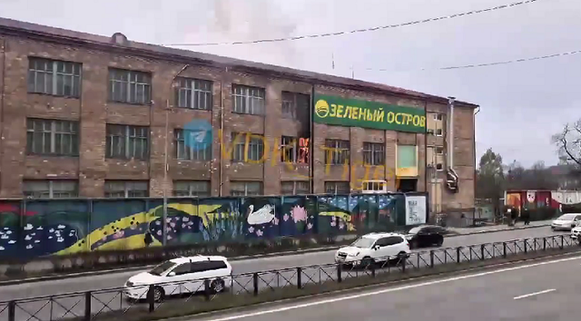 Во Владивостоке загорелся крупный ТЦ Во Владивостоке загорелся крупный ТЦ - Vladnews.ru - Новости Владивосток и Дальнего Востока, 08.11.2025