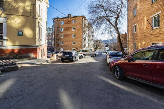 Более 1400 кв.м. нового асфальта уложили во дворах Владивостока - Vladnews.ru - Новости Владивосток и Дальнего Востока, 17.11.2025