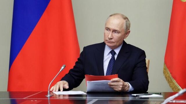 Путин подписал закон о расширении оснований для увольнения мигрантов - Vladnews.ru - Новости Владивосток и Дальнего Востока, 18.11.2025