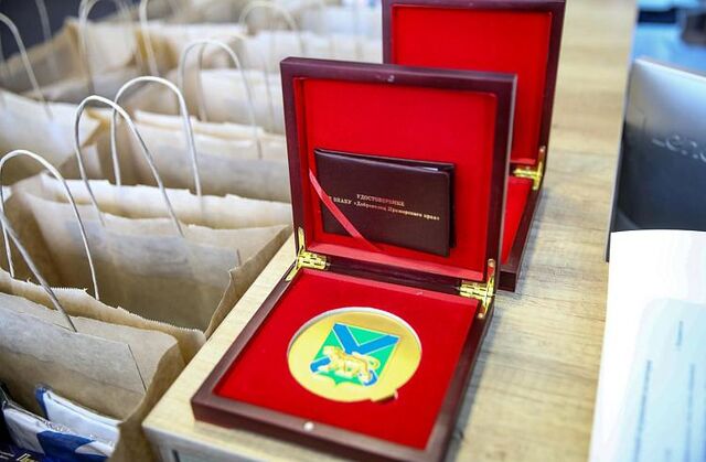 Приморские волонтеры могут быть отмечены почетным знаком за свой вклад - Vladnews.ru - Новости Владивосток и Дальнего Востока, 18.11.2025