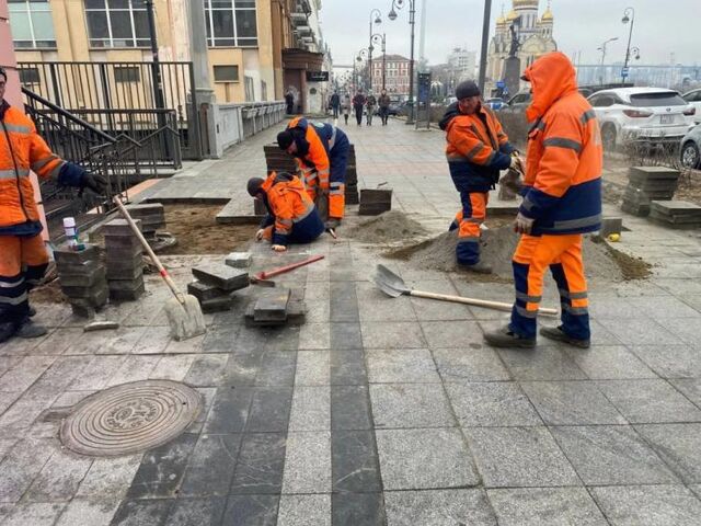 На центральных улицах Владивостока стартовал ремонт тротуаров На центральных улицах Владивостока стартовал ремонт тротуаров - Vladnews.ru - Новости Владивосток и Дальнего Востока, 27.03.2026