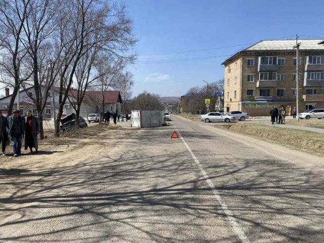 Легковушка протаранила грузовик в приморском поселке Липовцы - Vladnews.ru - Новости Владивосток и Дальнего Востока, 15.04.2026