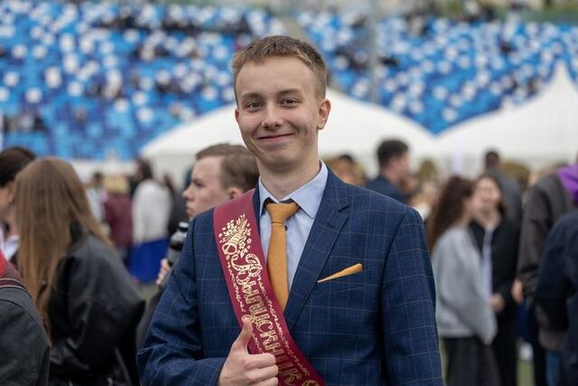 Стобалльникам по ЕГЭ во Владивостоке выплатят по 100 тысяч рублей - Vladnews.ru - Новости Владивосток и Дальнего Востока, 08.05.2026