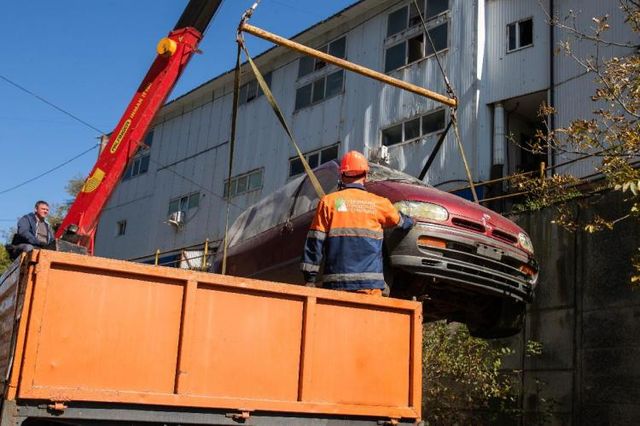 Владивосток избавляется от автохлама: еще 18 авто отправятся на спецстоянку - Vladnews.ru - Новости Владивосток и Дальнего Востока, 02.09.2026