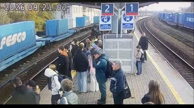 Подросток упал на рельсы перед приближающимся поездом во Владивостоке - Vladnews.ru - Новости Владивосток и Дальнего Востока, 15.10.2026
