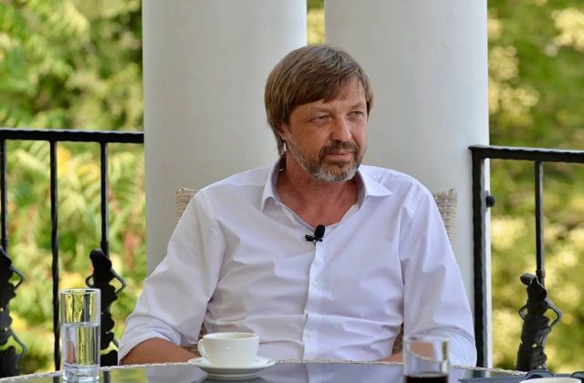 Экономист Олег Николаев о государственном регулировании тарифов в общественном транспорте: «Предложение выглядит как палка о двух концах» (https://t.me/jurrassledovanija) - Югополис, 11.08.2026