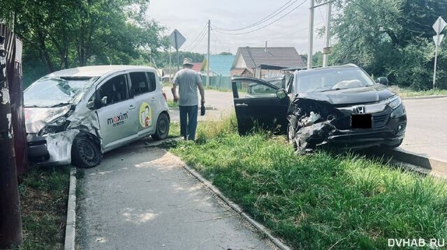 Проклятый перекресток: на пересечении Южной и Башенной произошло ДТП - DVHAB.ru, 01.07.2025