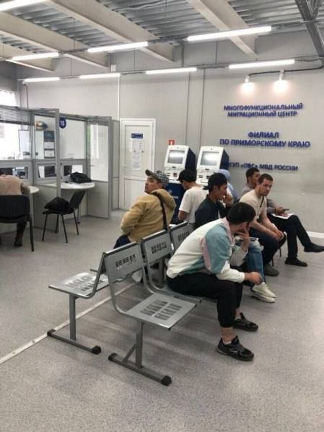 Амнистия работает: почти 5 тысяч иностранцев в Приморье успели избежать депортации - Telegram Владивостока, 18.07.2025