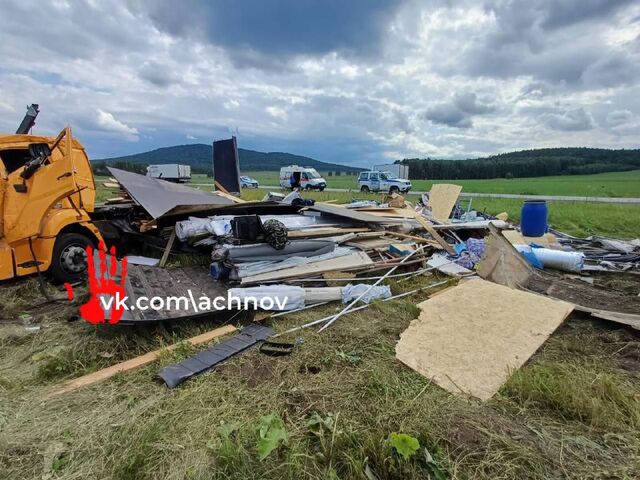 КАМАЗ опрокинулся в кювет под Нижним Атляном - Агентство чрезвычайных новостей, 18.07.2025