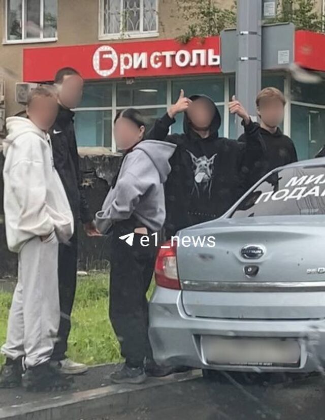 Жительница Екатеринбурга рассказала @e1_news, что ее отца жестоко избила группа подростков после отказа дать им денег: - E1.RU | Новости Екатеринбурга, 27.07.2025