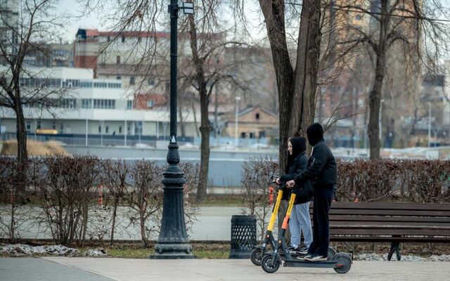 В Челябинске 14-летний подросток на электросамокате попал под машину - Вечерний Челябинск, 28.03.2025