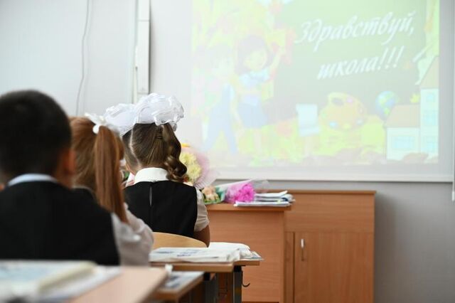 В крупном ЖК Челябинска благоустроили школу с солнечными порталами - Вечерний Челябинск, 04.07.2025