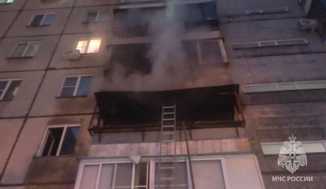 Из многоэтажки Челябинска эвакуировались 25 человек из-за ночного пожара - Вечерний Челябинск, 17.09.2025