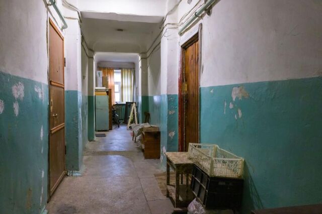 Челябинцев предупредили об ответственности за захламление лестничных клеток Челябинцев предупредили об ответственности за захламление лестничных клеток - Вечерний Челябинск, 08.11.2025