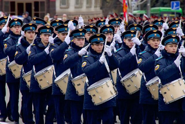 Отмененную из-за дождя репетицию парада в Челябинске перенесли на 29 апреля - Вечерний Челябинск, 29.04.2026