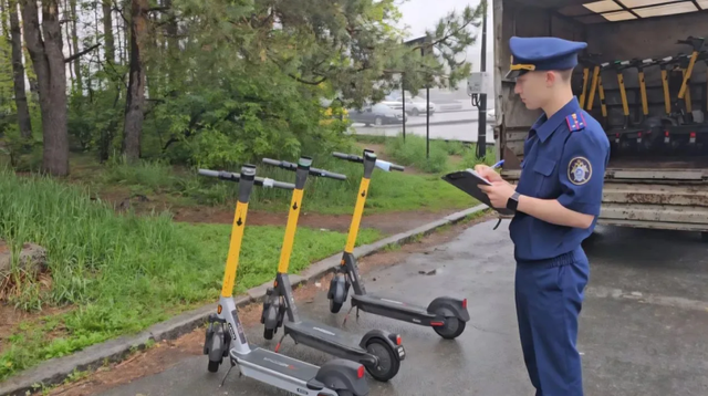 Школьницы на электросамокате сбили женщину на северо-западе Челябинска - Вечерний Челябинск, 29.04.2026