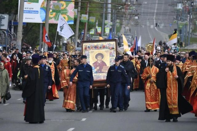 Три улицы перекроют в Челябинске 11 октября из-за Крестного хода Три улицы перекроют в Челябинске 11 октября из-за Крестного хода - Вечерний Челябинск, 06.10.2026