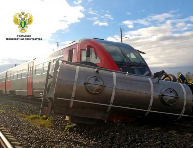 Электричка из Челябинска протаранила грузовик по пути в Верхний Уфалей - Вечерний Челябинск, 07.10.2026