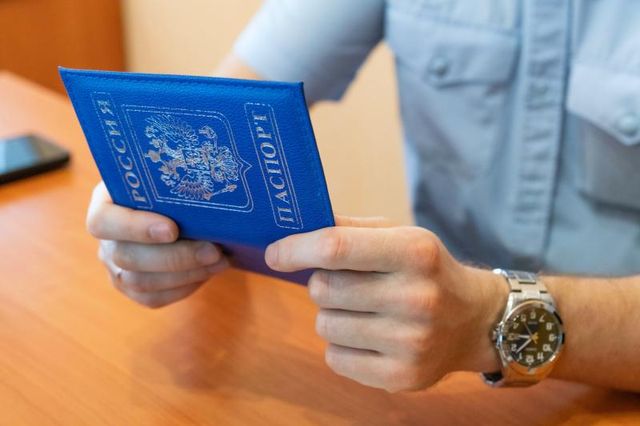 Сжегшего паспорт челябинца приговорили к 5 месяцам обязательных работ - Вечерний Челябинск, 28.10.2026