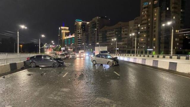 Четверо взрослых и двое детей пострадали в ДТП в центре Челябинска - Телекомпания ОТВ. Челябинское областное телевидение, 30.08.2025
