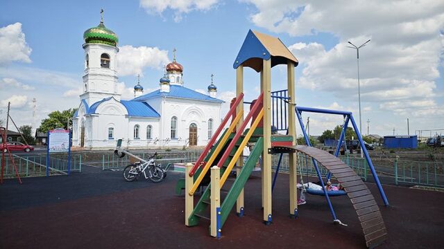 В селе Мордвиновка обустроили сквер возле памятника павшим солдатам - Телекомпания ОТВ. Челябинское областное телевидение, 01.09.2025