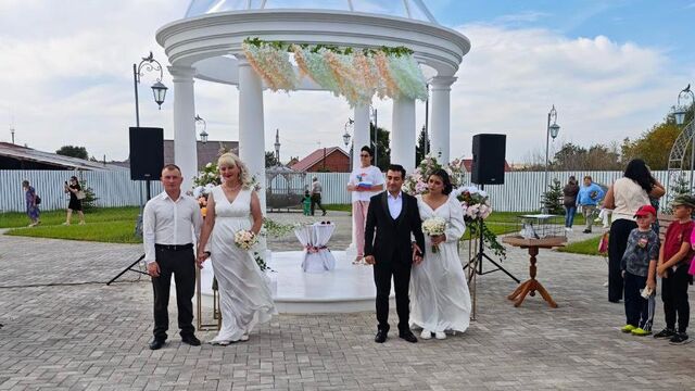В Агаповке открылся новый сквер «Семьи, любви и верности» - Телекомпания ОТВ. Челябинское областное телевидение, 05.09.2025