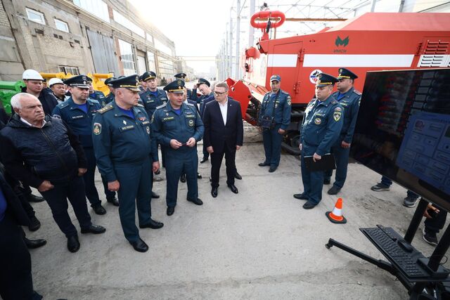 Александр Куренков и Алексей Текслер посетили челябинское производство спецтехники - Телекомпания ОТВ. Челябинское областное телевидение, 17.09.2025