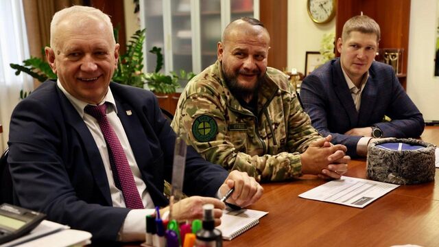 Трое героев Южного Урала начали стажировку в администрации Магнитогорска - Телекомпания ОТВ. Челябинское областное телевидение, 07.11.2025