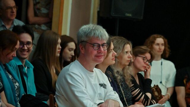 Абсурд, антиутопия и поэма: в челябинском театре взялись за Кафку и Есенина - Телекомпания ОТВ. Челябинское областное телевидение, 07.11.2025