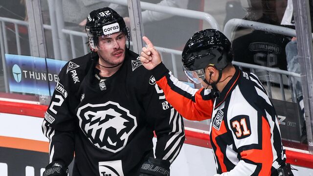 Почему хоккеист Пьеррик Дюбе оказался не нужен «Трактору»? - Телекомпания ОТВ. Челябинское областное телевидение, 08.11.2025