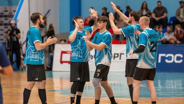 Команда «Динамо-Сунгуль» уверенно выиграла у «Каустика» в гандбольной Суперлиге - Телекомпания ОТВ. Челябинское областное телевидение, 08.11.2025