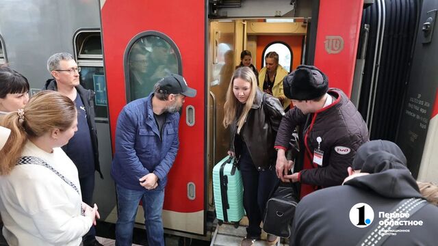 Челябинск аплодисментами встретил пассажиров опрокинувшегося под Ульяновском поезда - Телекомпания ОТВ. Челябинское областное телевидение, 04.04.2026