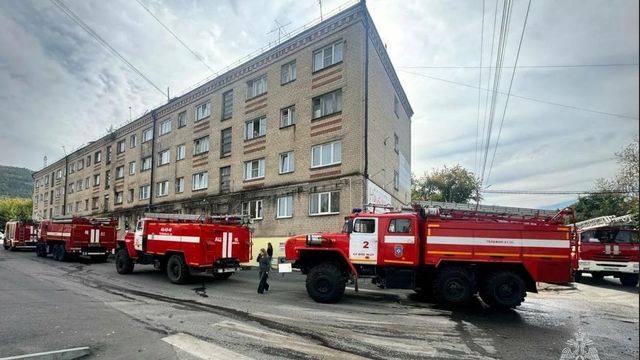 В Миассе спасатели вывели из горящего дома трех человек - Телекомпания ОТВ. Челябинское областное телевидение, 09.09.2026