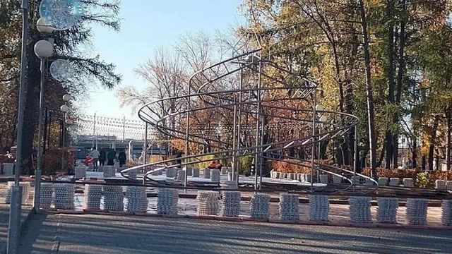 В челябинском парке Терешковой начали подготовку к монтажу катка - Телекомпания ОТВ. Челябинское областное телевидение, 19.10.2026