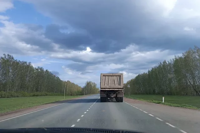 Водителям напомнили правила обгона тихоходных транспортных средств - Новости Уфы и Республики Башкортостан - UfaTime.ru, 25.07.2025