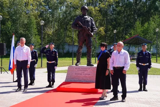 В Башкирии открыли памятник десантнику, героически погибшему на СВО, спасая солдат - Новости Уфы и Республики Башкортостан - UfaTime.ru, 02.08.2025
