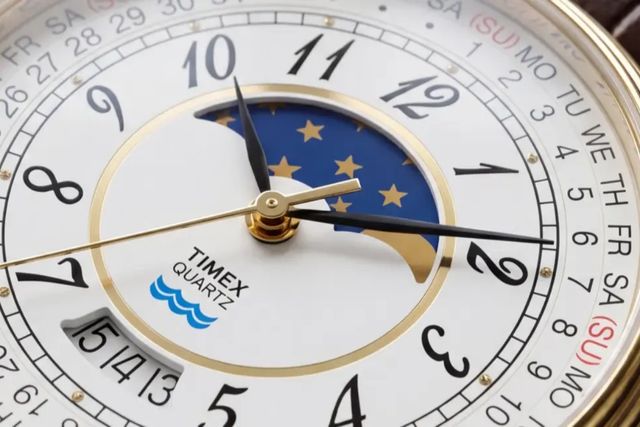 Timex переиздала часы 1990 года с фазами Луны - undefined, 09.09.2026
