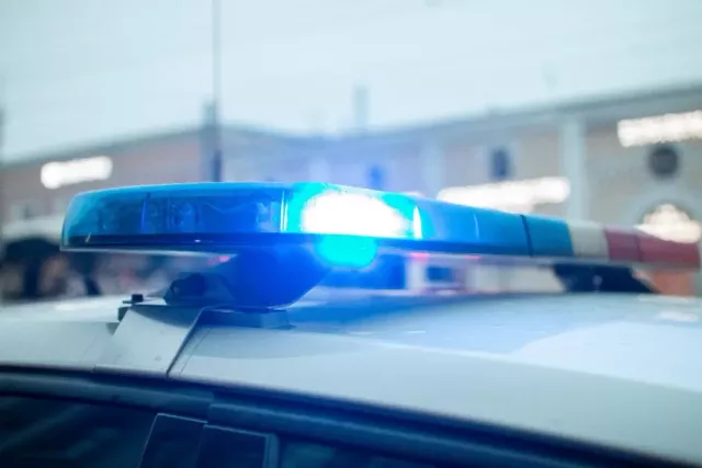 В Краснодаре полиция ищет мужчину, бросившего бутылку в женщину - Yug-24.ru - Главные новости Краснодара и Краснодарского края, 03.11.2025