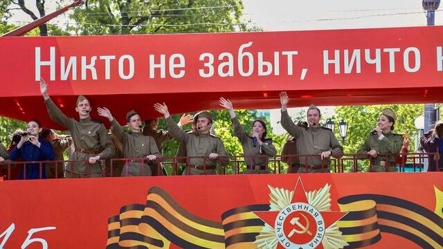 Авария с трамваем Победы в Ростове попала на видео - RostovGazeta, 09.05.2025