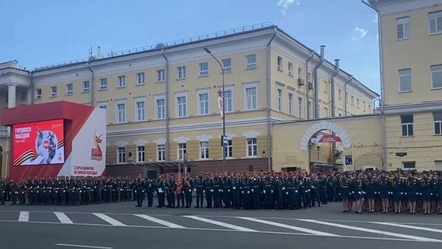 Нижегородцы 9 мая смогли увидеть праздничный парад и авиашоу - Новости Нижнего Новгорода и Нижегородской области - NewsNN, 09.05.2025