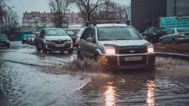 МЧС объявило штормовое предупреждение из-за грозы и града в Ростове - RostovGazeta, 09.05.2025